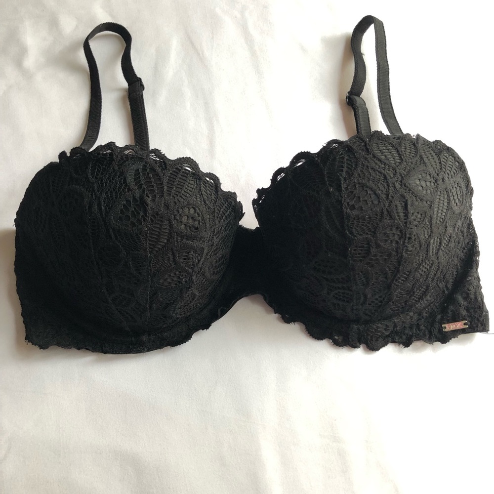 Pink Victoria’s Secret bra